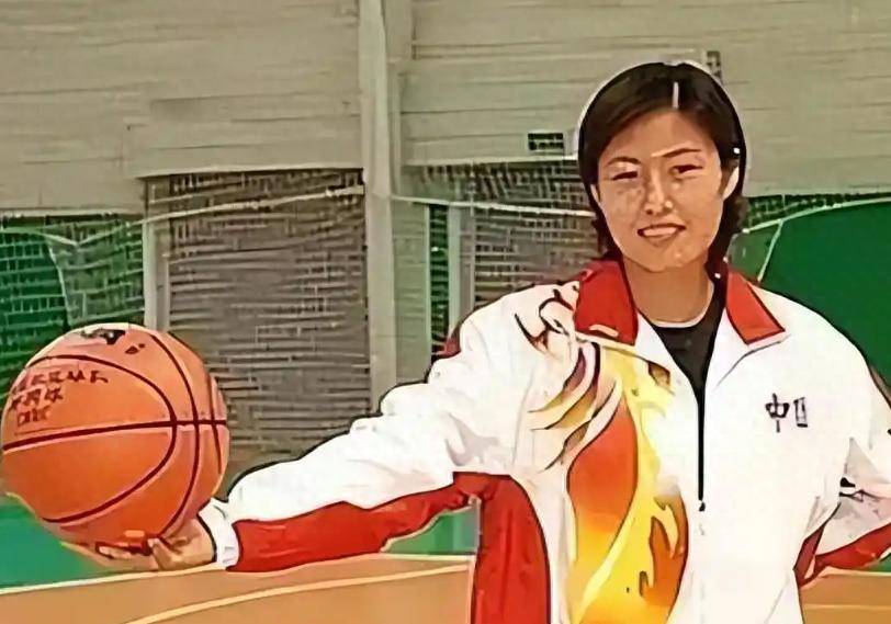 败类！中国女篮最无耻叛徒！装病偷入日籍，认日本富商做干爹