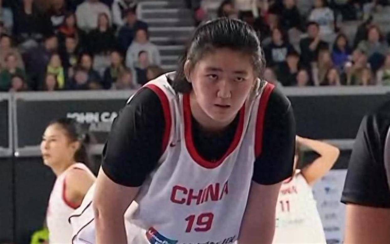 遗憾！中国女篮以2分之差输给澳大利亚，单节6