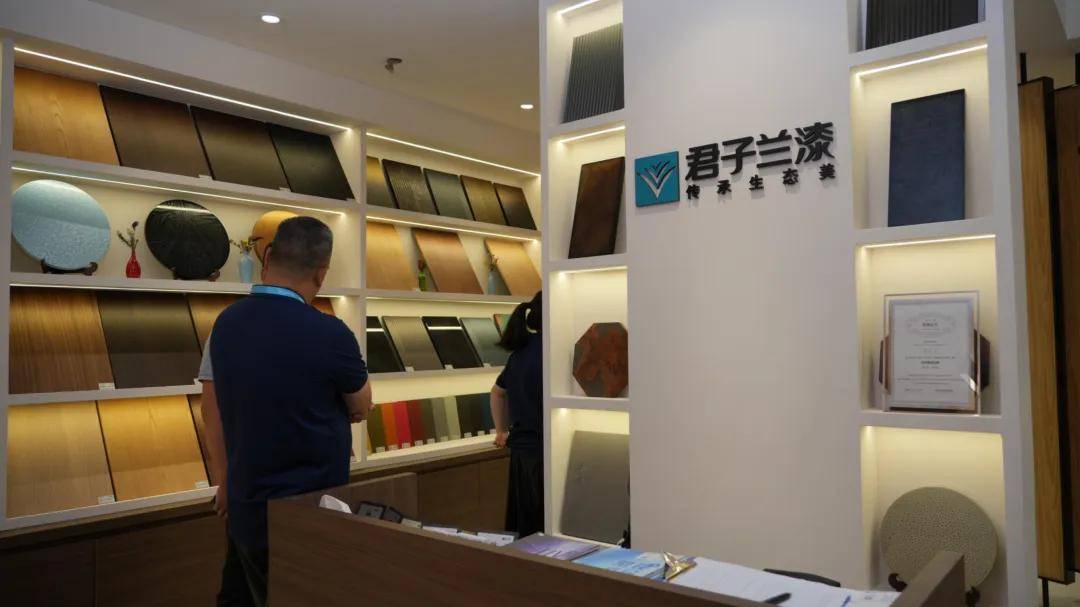 涂家具丨着力水漆定制，君子兰惊艳2029广州建博会 