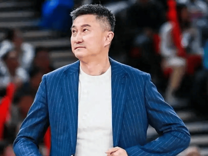 被传婚变，杜锋离婚？长期两地分居，名记回应，家庭情况曝光
