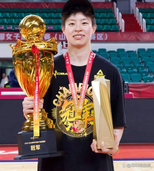 7月14日：7人铁定留队参加女篮世界杯，2人或可补充征召，2人或可破格提拔