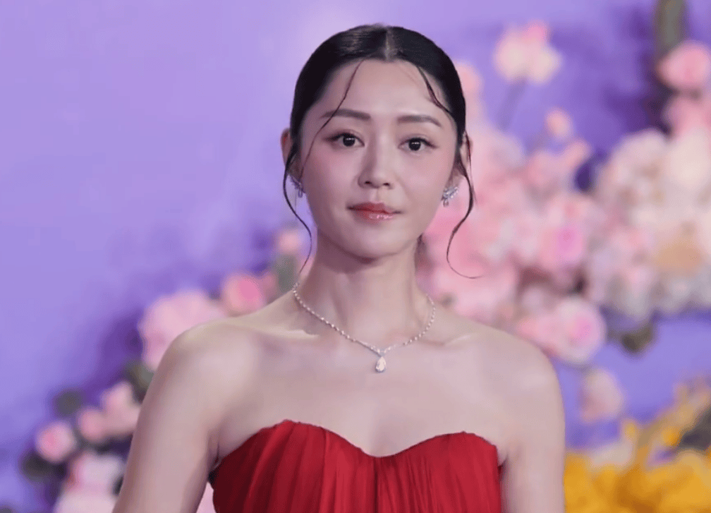 卫诗雅受伤后首露面！凭借《破·地狱》提名本届百花奖最佳女主角封面图