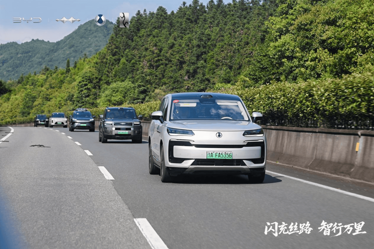 千年驼铃换作车轮滚滚,中国智造为传统丝路注入绿色新能量!