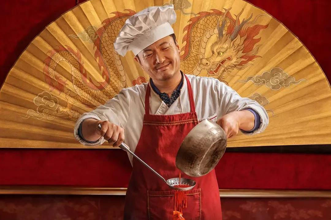不是喜剧的沈腾新片，豆瓣开分8.4预测票房超25亿！《欢迎来龙餐馆》还是行的？