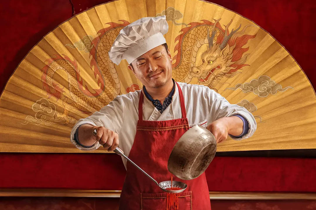 文牧野新作《欢迎来龙餐馆》豆瓣8.4分领跑暑期档 票房预测三连涨至22亿
