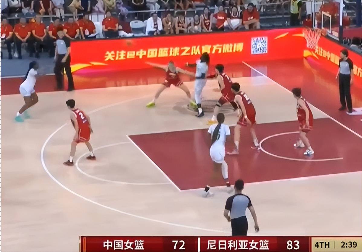 18中2、帮倒忙！中国女篮最让球迷失望首发，宫鲁鸣别在固执