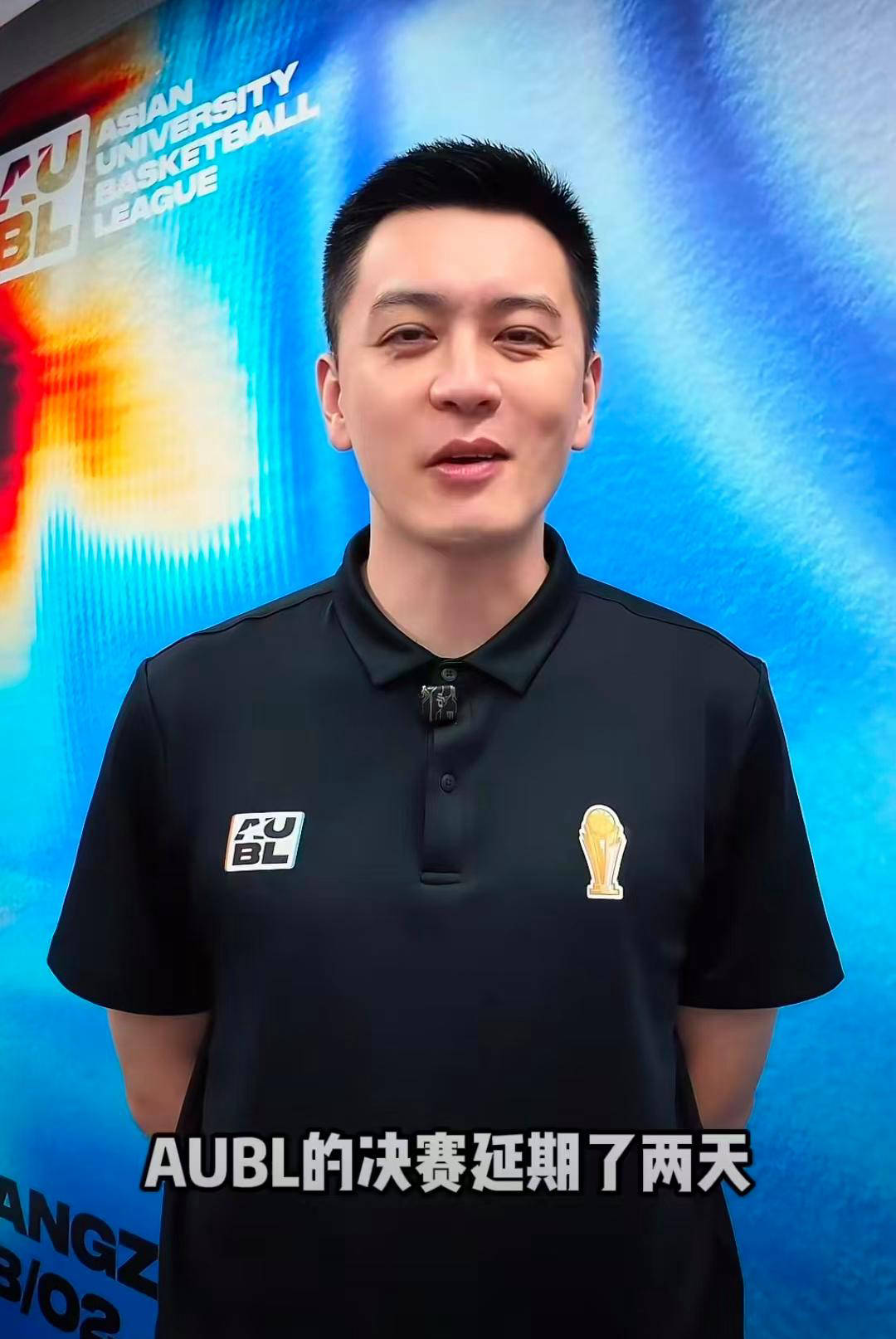 抵达上海，杨鸣正式签约新岗位，顺利完成首秀，与姚明携手合作