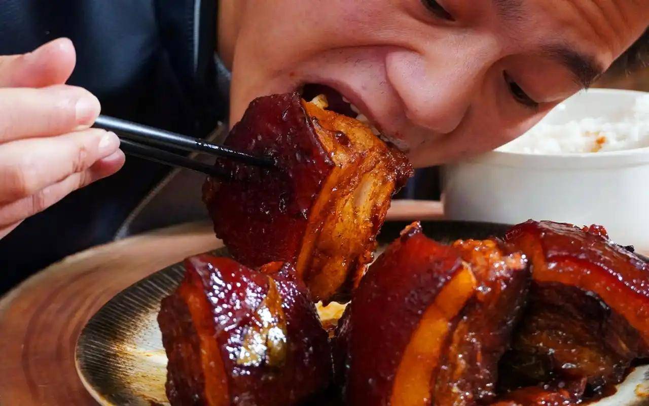 原创            56岁男子胰腺癌晚期，回家天天吃肉睡觉，劝他不听：医生愣住