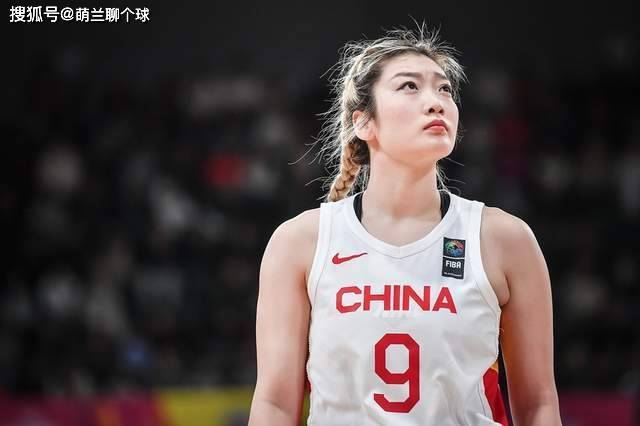 李梦晒近照引热议！加盟新联赛，比WNBA薪水还高，却迟迟没下文