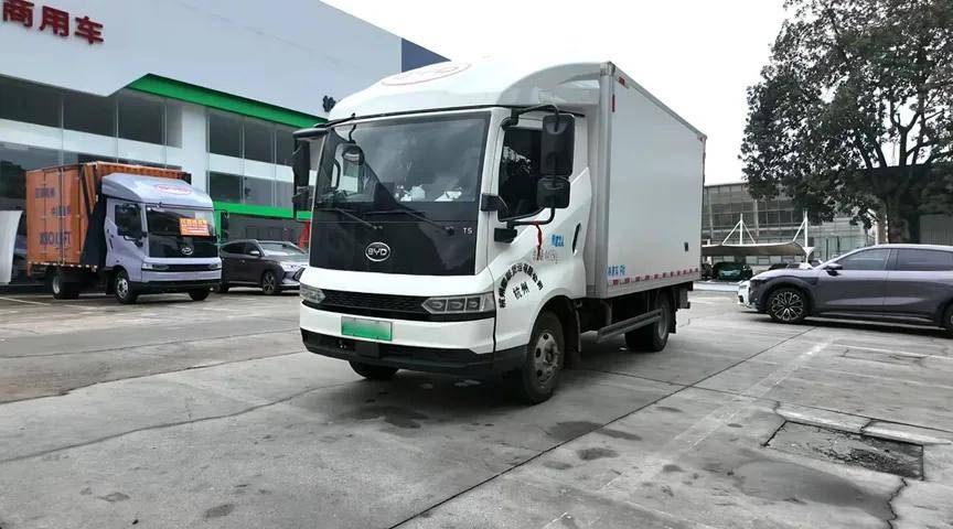 开着豪车跑货运 比亚迪T5纯电轻卡拉满运营效率_搜狐汽车_搜狐网