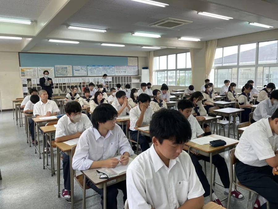 请输入图片描述