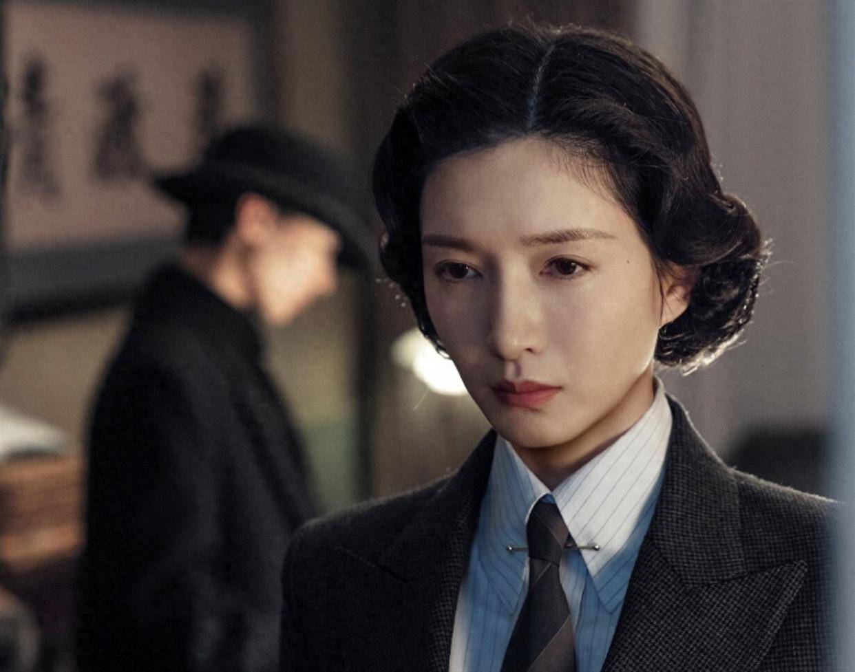 原创            《醒来》杜黄桥死在钢珠之下，李默群机关算尽，陈开来终于醒悟