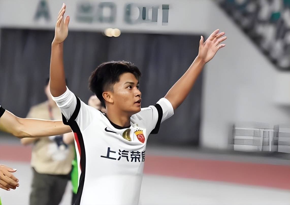 他未能入选U23国足出战亚运会大名单，如今却在荷乙表现不俗