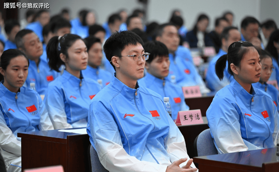 时隔14年男篮再有大赛旗手！胡明轩将担任亚运会中国体育代表团旗手