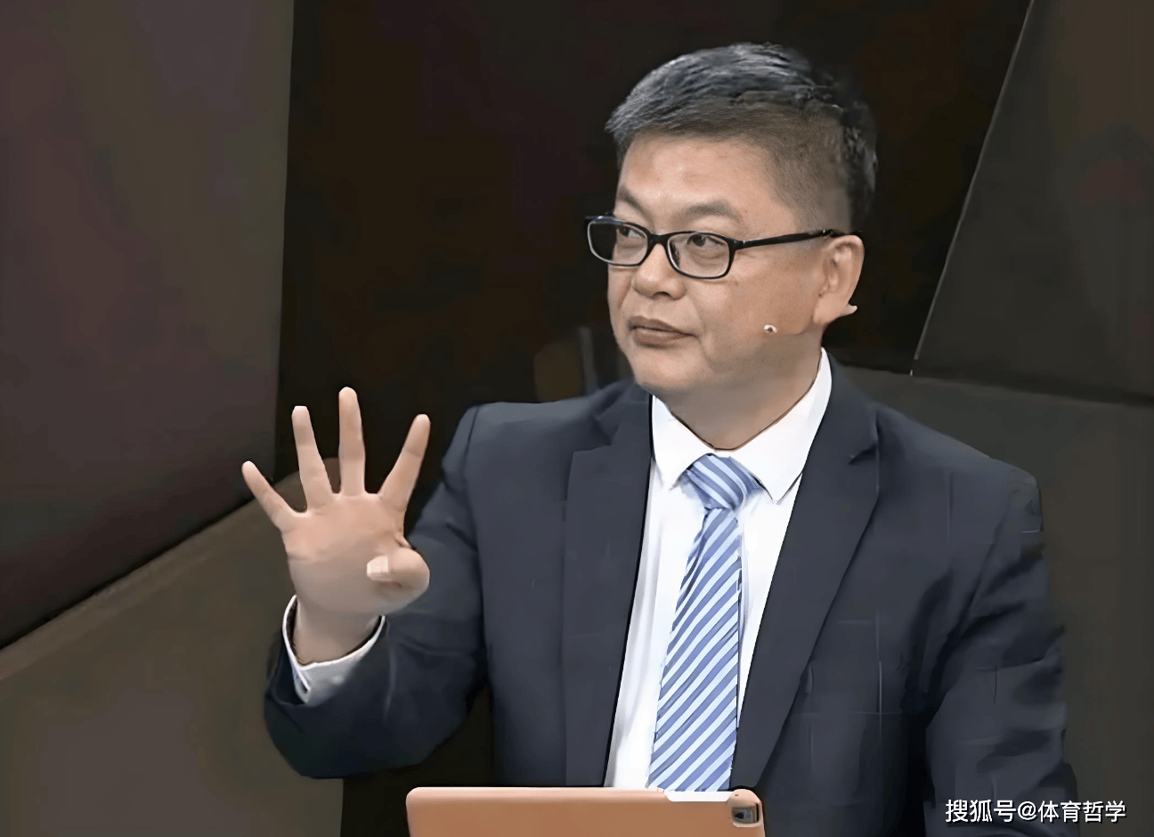 不得不说！苏群对中国男篮的实力，出现了严重的误判