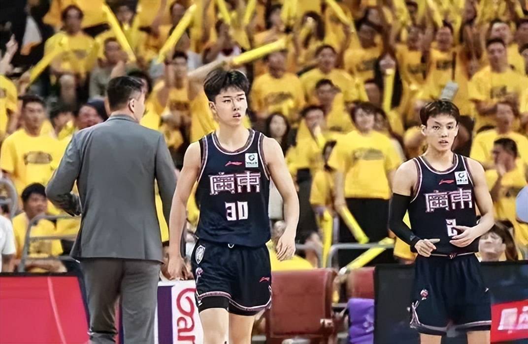 广东后卫加盟NBL，辽宁签潜力新星，广厦第3外援敲定，吉林1签1裁