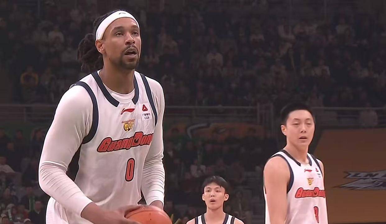 恭喜广东队！CBA冠军中锋有望加盟，徐杰将迎来最佳搭档？