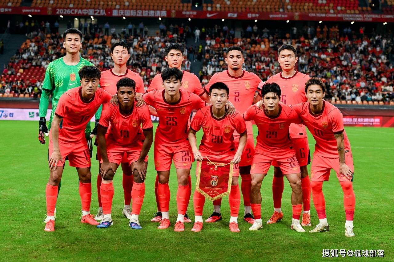 原创
            国足夺季军仅1小时，阵容大换血：这8人将正式退队，真正原因揭晓