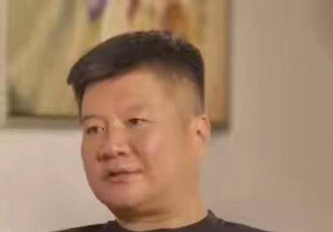李金羽的管理哲学：放手与底线
