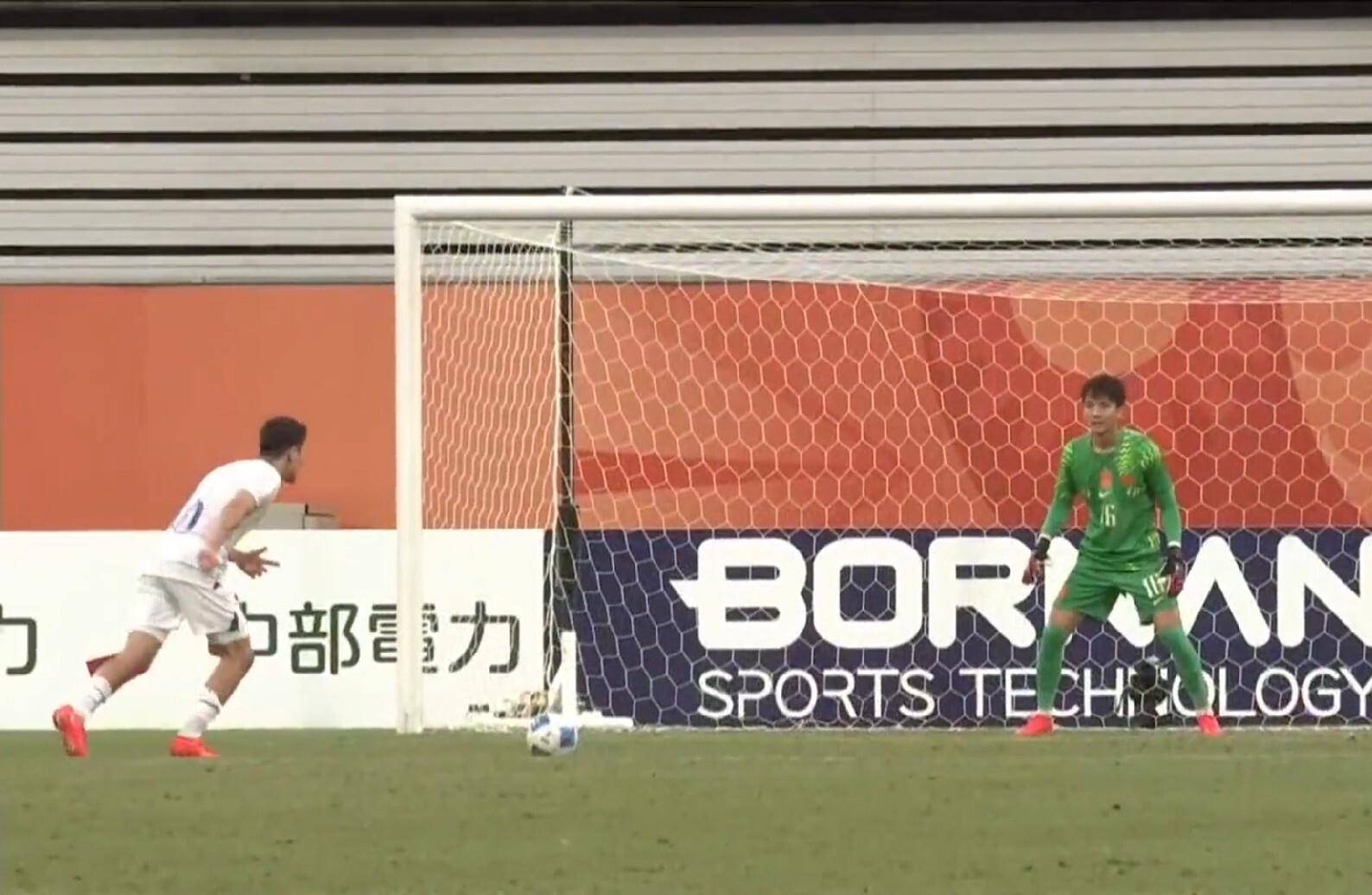 10.5日：亚奥理事会和亚足联尴尬，裁判刁难国足5黄2黄，点球大战仍摘铜