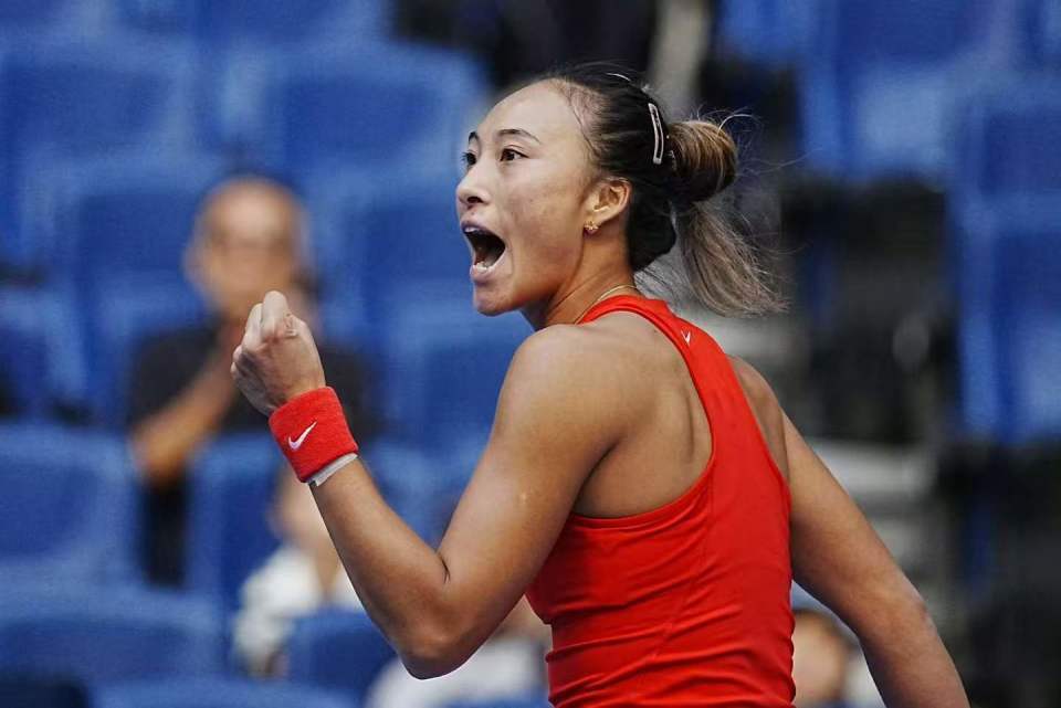 打疯了！2-1、2-1、2-1，中网：郑钦文豪夺3连胜，霸气晋级16强