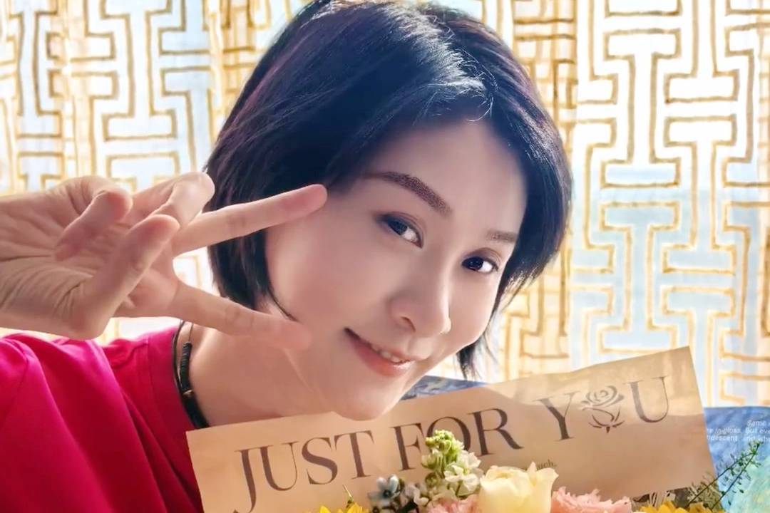 中国女排奥运冠军晒近照，45岁仍美丽动人，好感姚明被拒至今单身