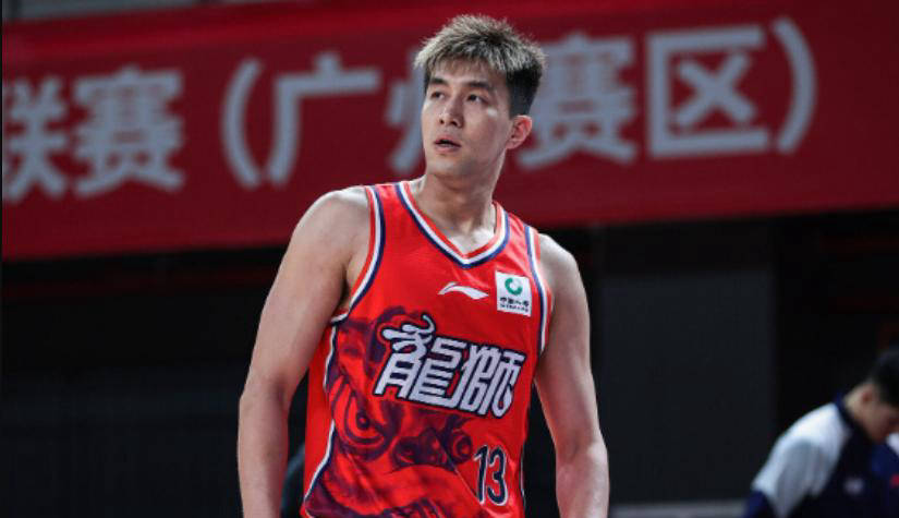 不再畏惧结束：郭艾伦的篮球梦仍在继续
