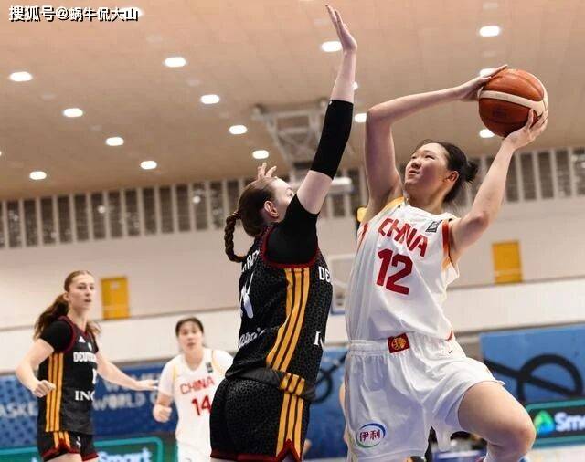 合砍67分11助攻！女篮双子星未来可期，女库里和小李梦都有了