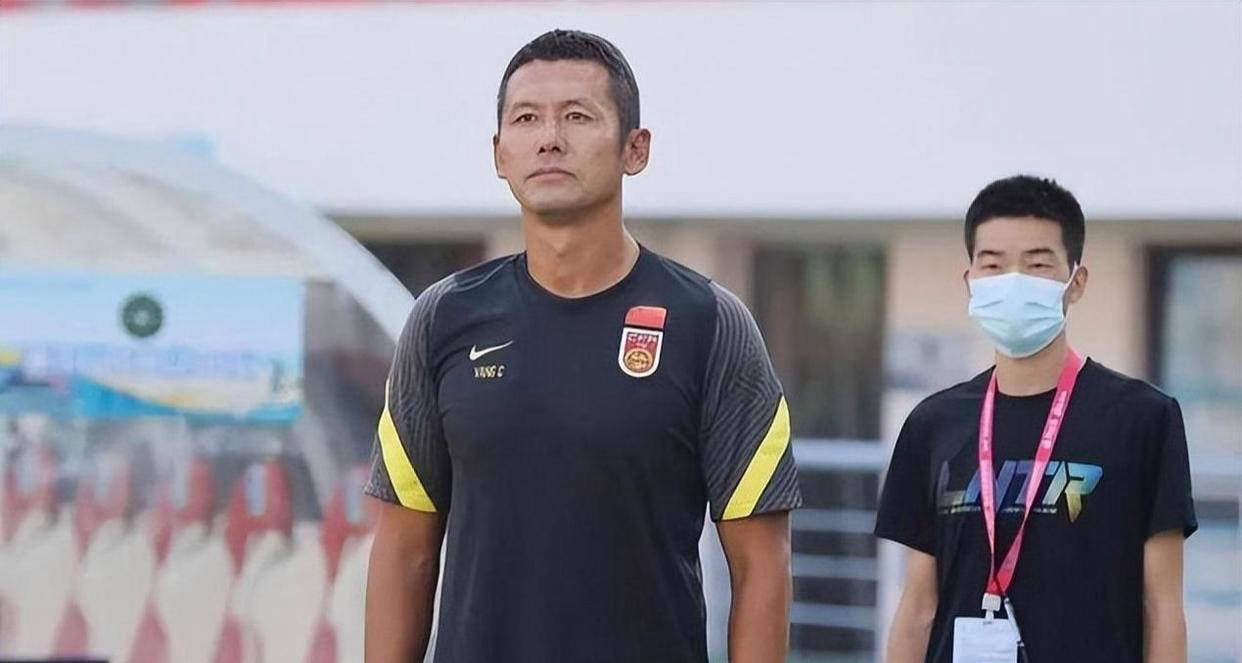 正式签约！杨晨新职位亮相，开启职业生涯新篇章
