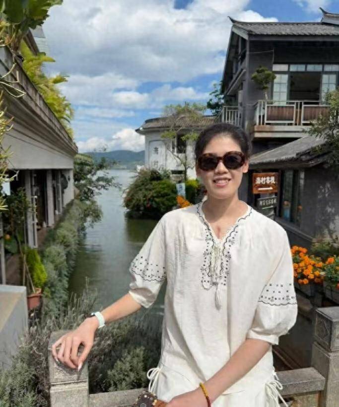 正式退出？李盈莹发声，露出胸口伤痕，官宣决定，此前刚做心脏手术