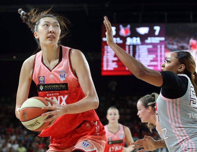中国女篮接连传来喜讯！李梦、李月汝、韩旭三位名将决定新去向