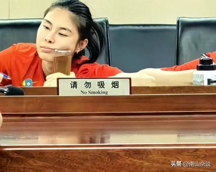 王思雨更新社媒 坐轮椅出镜引发球迷担忧，或缺席WNBL首个中国德比
