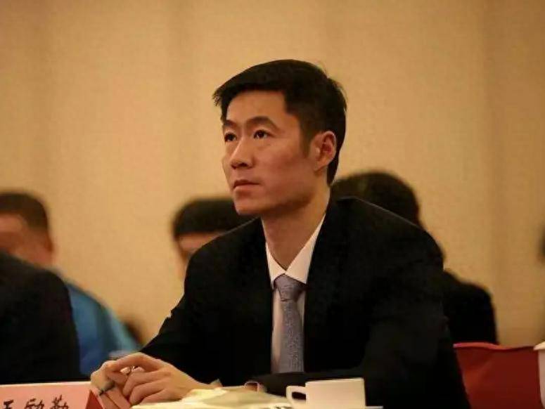 男团丢金、三线失守后，王励勤现身湖南：一个动作比回应更有分量