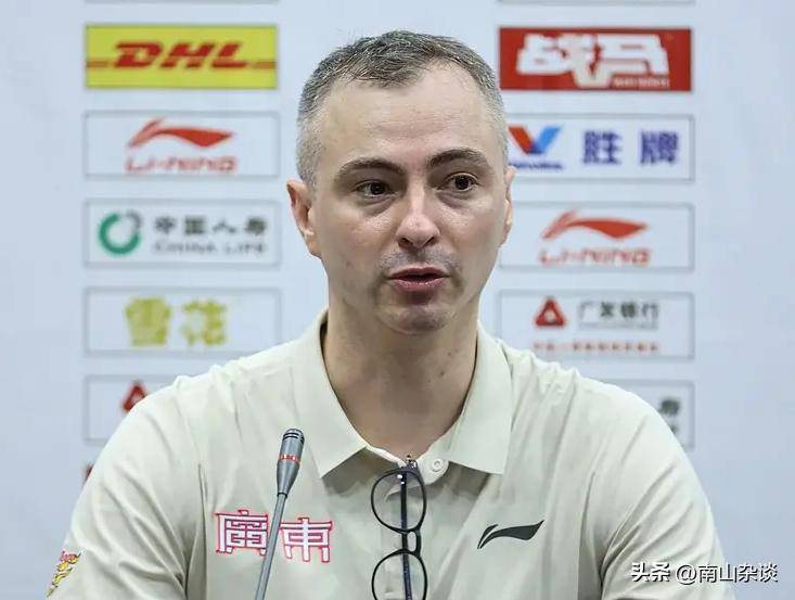 广东男篮主帅辟谣:徐杰没被弃用，只是身体问题，他能做很多贡献