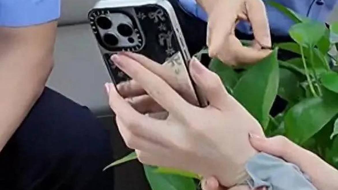夫妻拖行李箱去银行取280万元，被警方拦截后投诉：“发财大计被破坏”