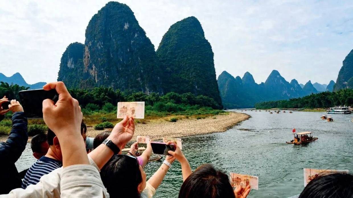 “奔县游”，狂飙的流量接得住吗