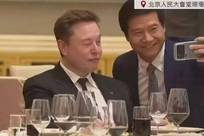 一张合影炸出全网最丑陋的一群人