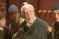 焦大，红楼梦里这个被塞了一嘴马粪的老奴才，才是全书最清醒的人