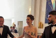 不愧是红毯大佬！李冰冰走完戛纳红毯回酒店路遇，状态不要太好，颜值气质双双在线，年纪只是数字，优雅气质永不落幕～
