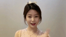 搞笑GIF：我也不知道为什么，这么大人了还玩泥巴