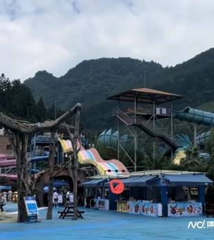 游客称在贵阳一景区玩彩虹滑梯时“人毯分离”受伤，景区：游客或因紧张未抓稳，医疗费用已赔付