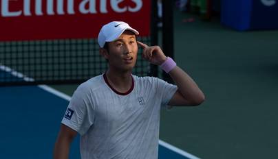 组图：ATP蒙特利尔大师赛-商竣程2-1卢布列夫 与观众互动