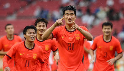 组图：中国男足亚运队3-0完胜泰国 挺进四强