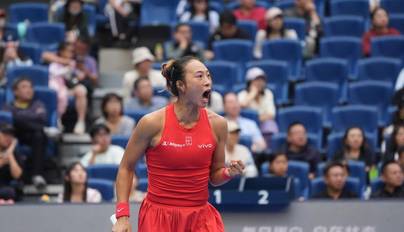 组图：郑钦文2-0斯维托丽娜 晋级中网女单4强