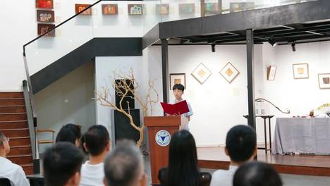 让北仑美育的种子枝繁叶茂——“潮涌东方·艺润港城”美育公益展浙大启幕