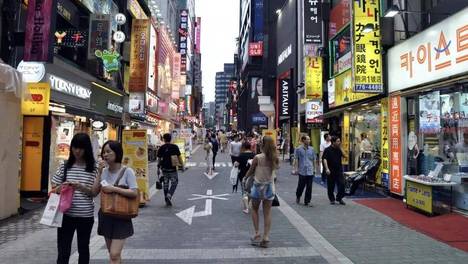 第一批挤爆广东的韩国人，优越感被彻底击碎