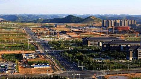 10年削平33座大山，陕西耗资千亿造延安新区，究竟值不值？