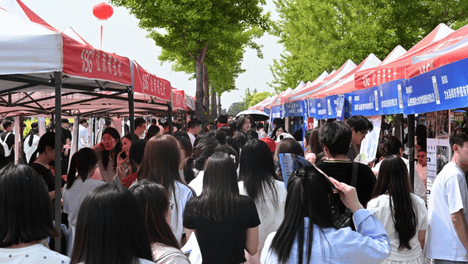 校企“双向奔赴” 政校协同发力——晋中职业技术学院2026届毕业生暨2027届实习生校园招聘会圆满落幕
