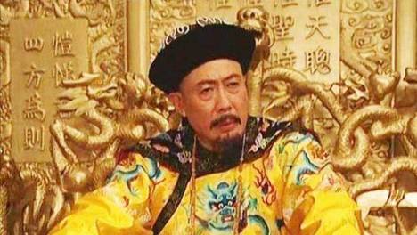 乾隆皇帝对叔叔说：以后见朕不必跪拜，叔叔死前懊悔：是我太天真