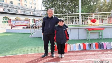 吴堡县郭家沟镇：一缕善举显担当 一盏红烛暖童心